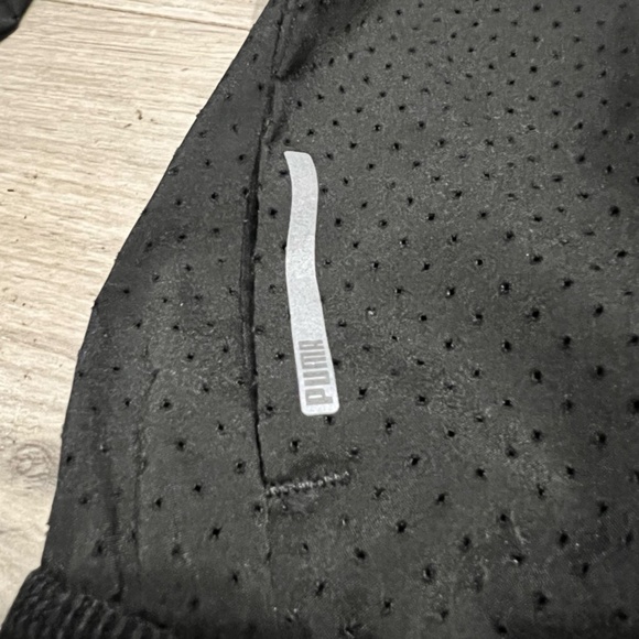 Puma Women's Training Sweater Cropped Black Medium - Picture 6 of 8